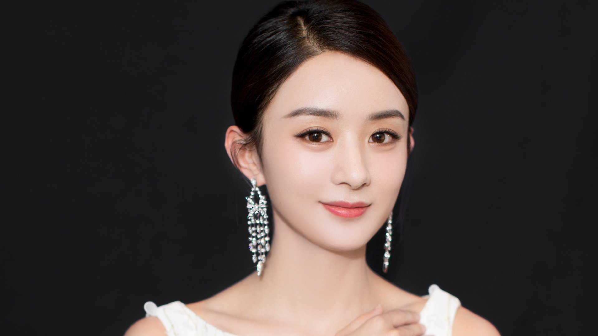 水球比赛波兰女队配合默契，波兰球一杯水