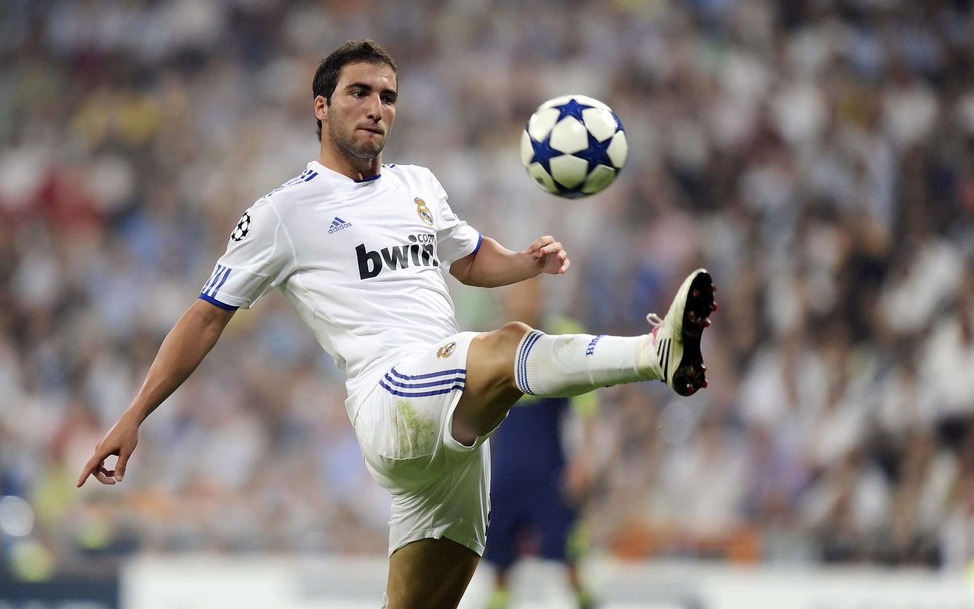 西甲多支传统豪门全力备战,迎战未来挑战,豪门三强挥金如土,赚足流量的西甲联赛迎来新伙伴